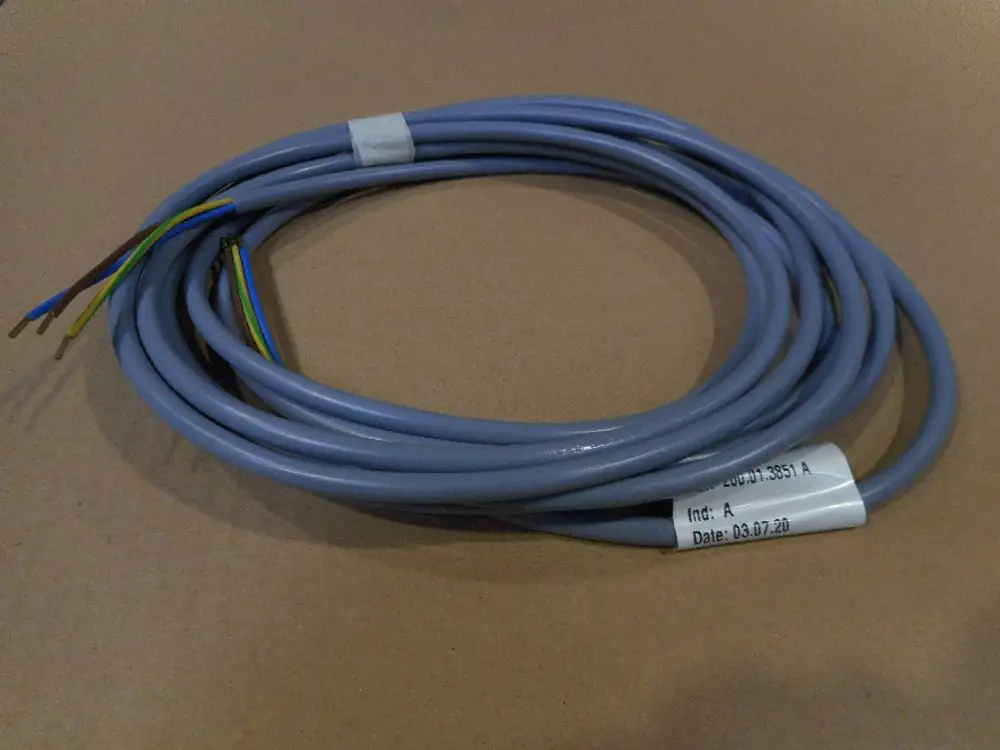 Remeha Kabel mit grauer Isolierung, vier Innenleitungen in verschiedenen Farben (blau, grün, braun, gelb) für elektrische Anwendungen, aufgewickelt und etikettiert.